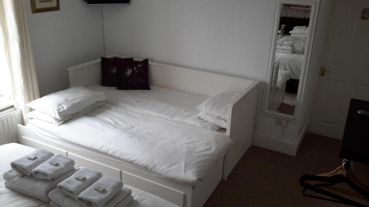 The School House Bed & Breakfast Warrington  Luaran gambar